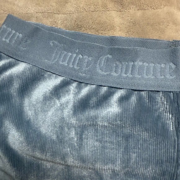 **2 4 PRICE OF ONE:))** Juicy Couture Women’s Size Small Gray Velour Shorts JCT - Picture 3 of 7